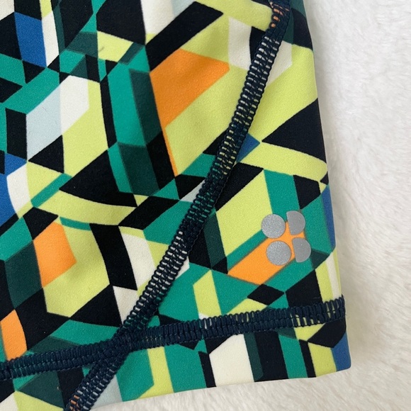 LOT OF 2 - Sweaty Betty Power 9" Biker Shorts Sz S 4/6 Green/Red Geo Maze Print - Picture 7 of 15